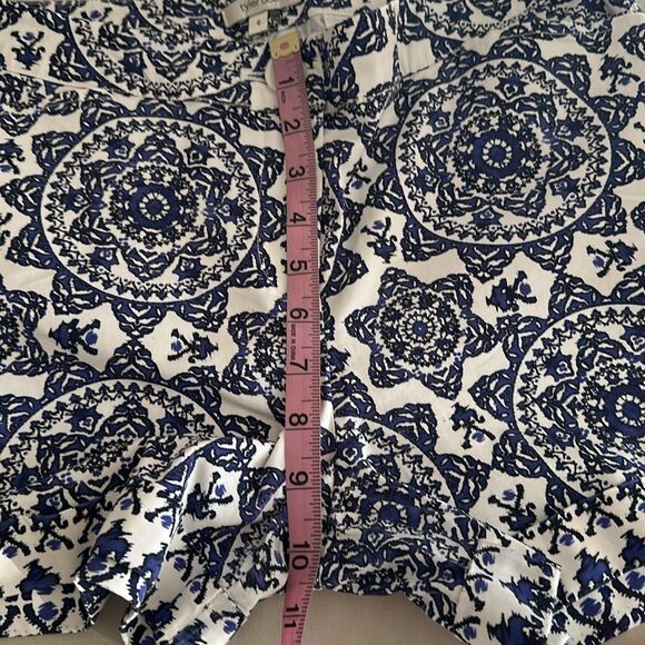 Tyler Boe Medallion Blue White Print Trouser Shorts Cuffed Pockets Size 6 - Picture 12 of 12